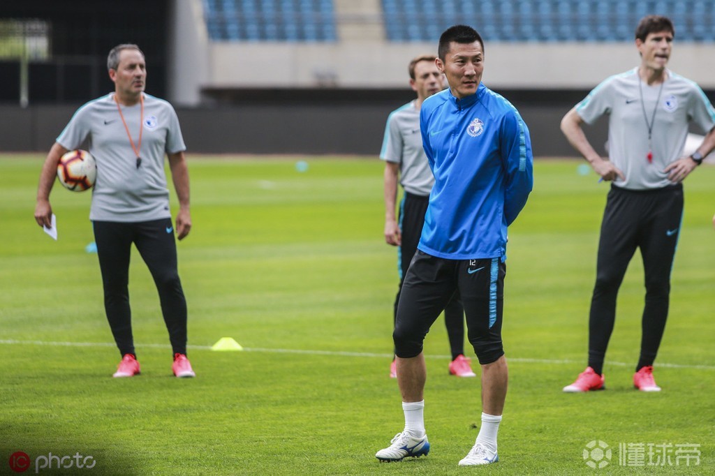 爱游戏包含国际米兰迎荷甲关键赛,窗口期迎来里程碑,管理层满意,年轻球员得到机会的词条