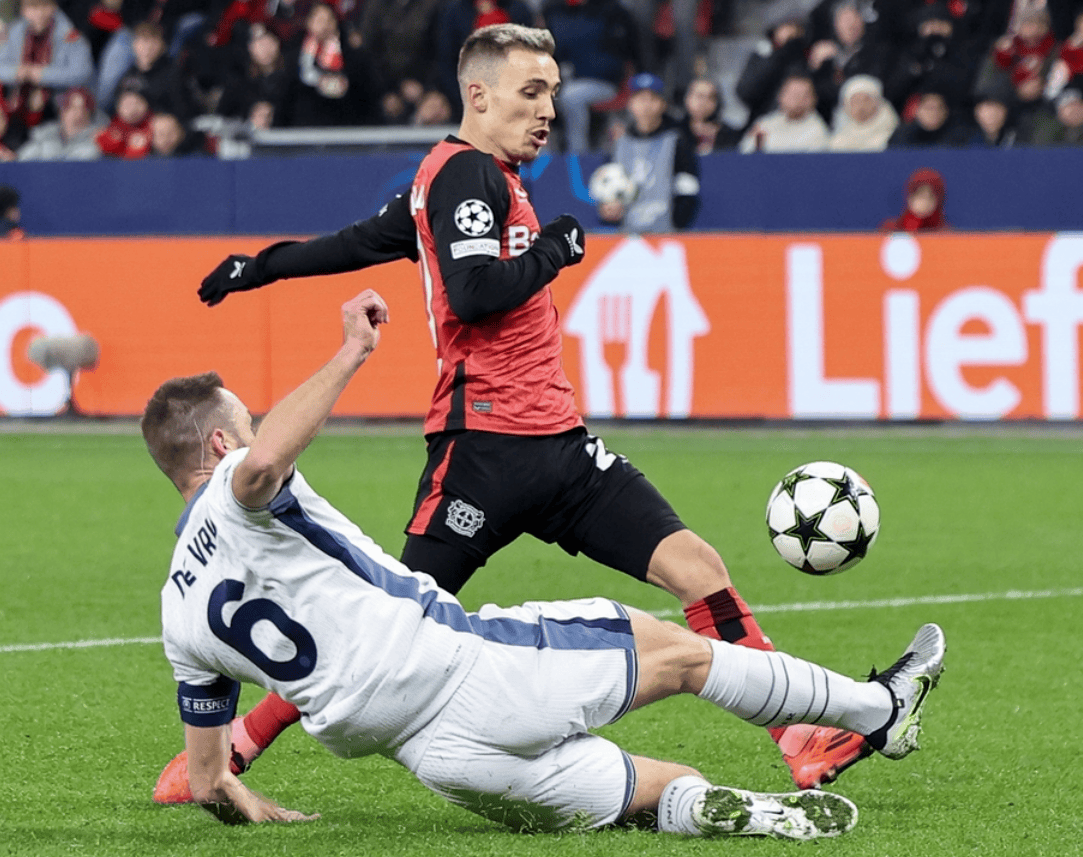 AYX包含马德里竞技迎欧冠关键赛，今晚门线救险，话题不断，细节决定成败的词条