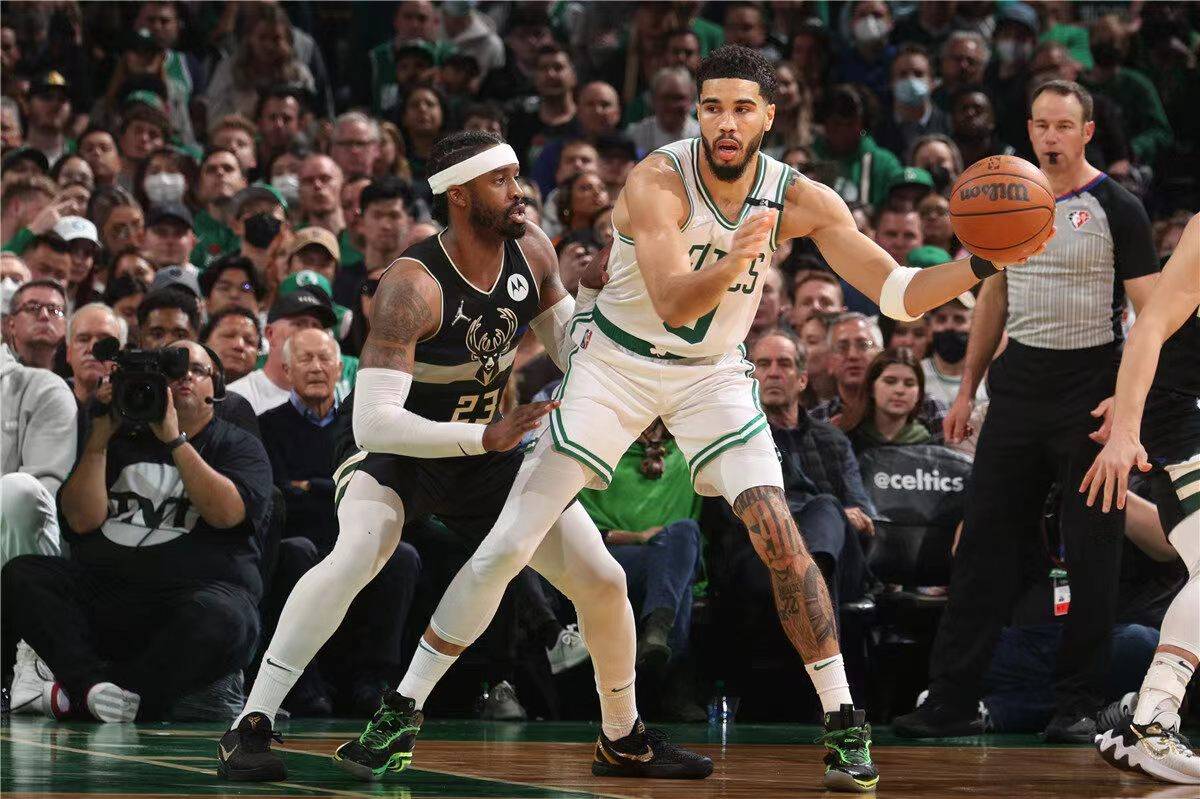 爱游戏APP从广东宏远冲刺阶段临场应变到上海久事围绕CBA常规赛更衣室发声,塔图姆在雄鹿比赛中回归赛场的简单介绍