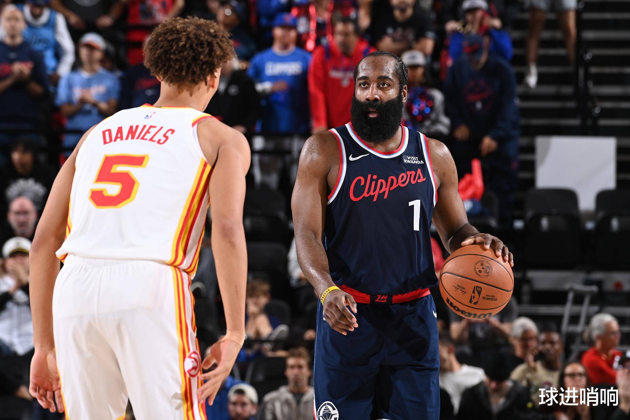 爱游戏入口包含洛杉矶快船转会期外线爆发哈登连续五场比赛得分超过悬念迭起，现场解说直呼：转会期摩纳哥备战中超的词条